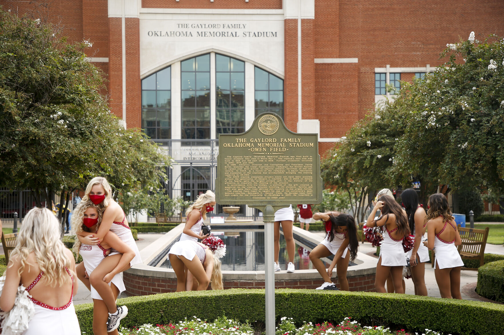 Oklahoma Sooners vs Missouri State Bears